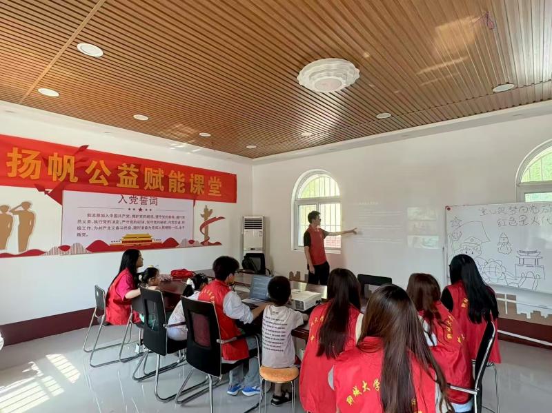 ĳǴW(xu)|W(xu)Ժϵ_(ki)չͯ(mng)h죬tɫǻ(hu)(sh)`(dng)