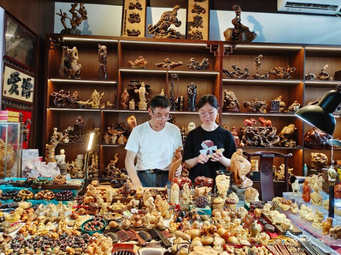 ϾW̩݌WԺtʯ־ԸǰϾzM̽Լˇ~(lin)Ļl(f)չ