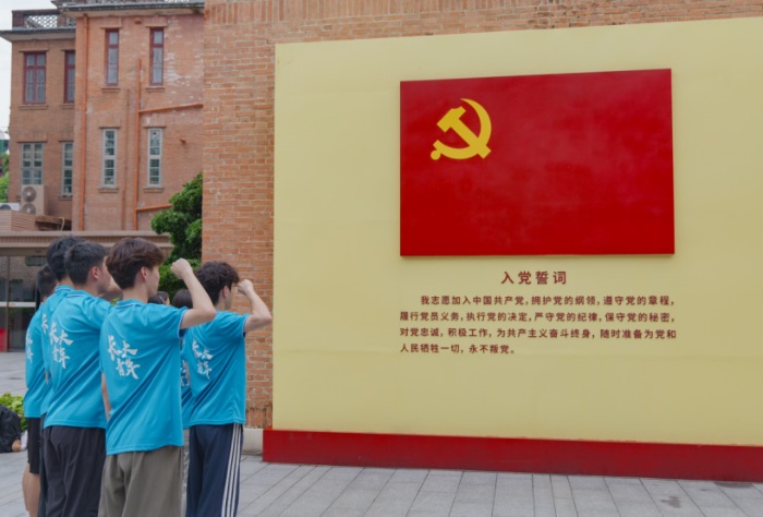 sm(x)tɫѪ}LW(xu)ͨ(qing)·С(sh)`(du)ڏVйo(j)^͈F(tun)һo(j)^_չW(xu)(x)(dng)