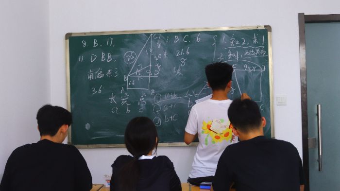 (sh)`xܔ(sh)W(xu)Ȥ(dng)nÆ˼ɽ|W(xu)տ(hu)(sh)`F(tun)_չ(sh)W(xu)˼S(sh)`n