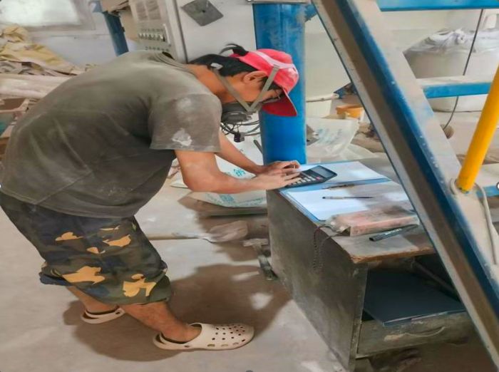 Bwl(xing)ճ܇g`ӛ+2025l(xing)`+`F95