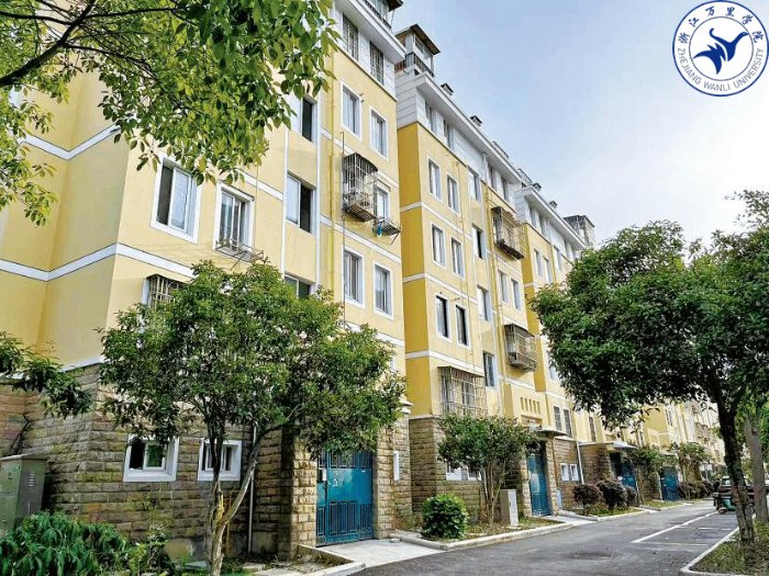 g^(q)؆f^(q)γɞ˺ͺӵĹͬ@